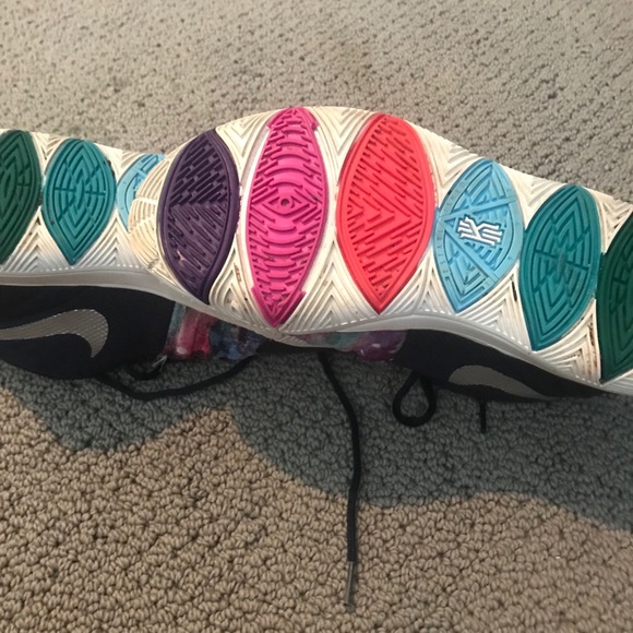 (Nike kyrie 5) excellent condition - Picture 5 of 5